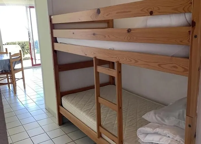 Appartement : 2 Pièces En Bord De Avec Terrasse - Fr-1-843-38 *